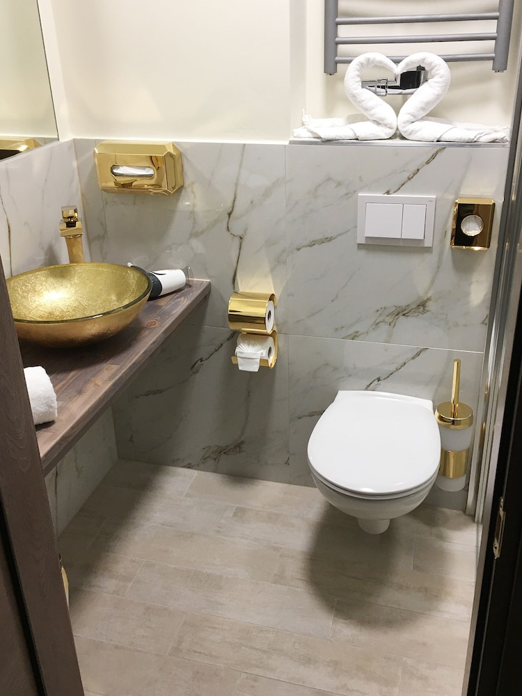 Double Room - Photo 6