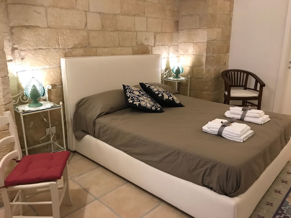 Deluxe Apartment, 1 Bedroom, Jetted Tub, City View