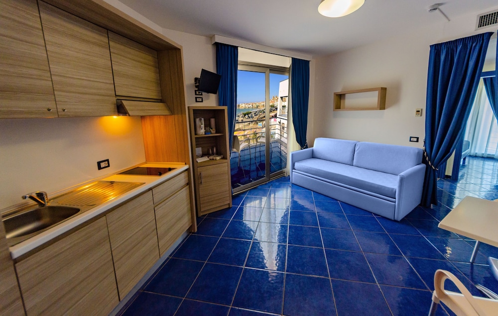 Suite, Sea View (2 Adults) - Photo 5