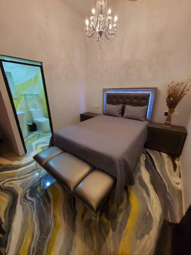 Deluxe Room, Multiple Beds photo 2