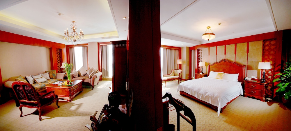 Signature Suite