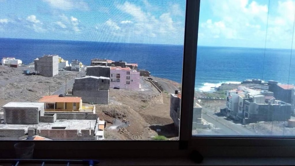 Apartment, 3 Bedrooms, Ocean View photo 2