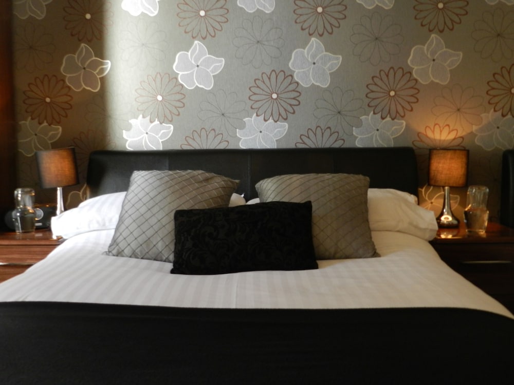 Suite, Shared Bathroom, Garden View (Room Only ) photo 2