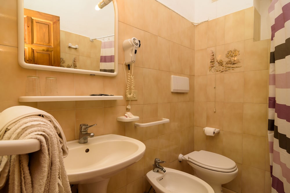 Double Room - Photo 14