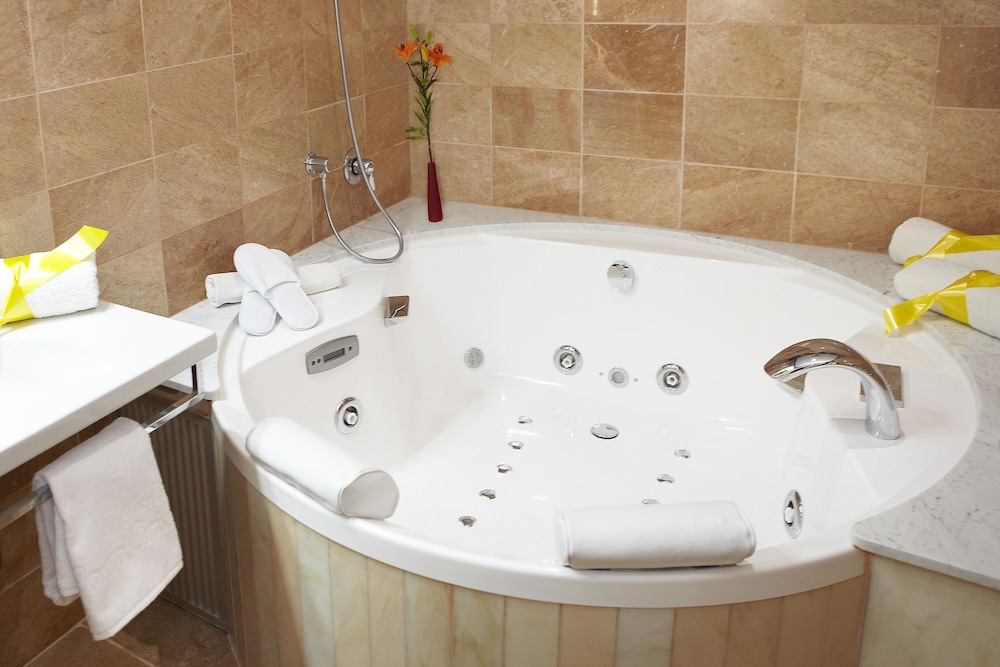 Premium Double Room, Jetted Tub - Photo 7