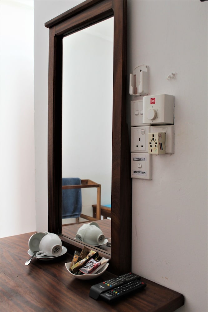 Economy Double Room, Multiple Beds, Accessible, Smoking photo 2