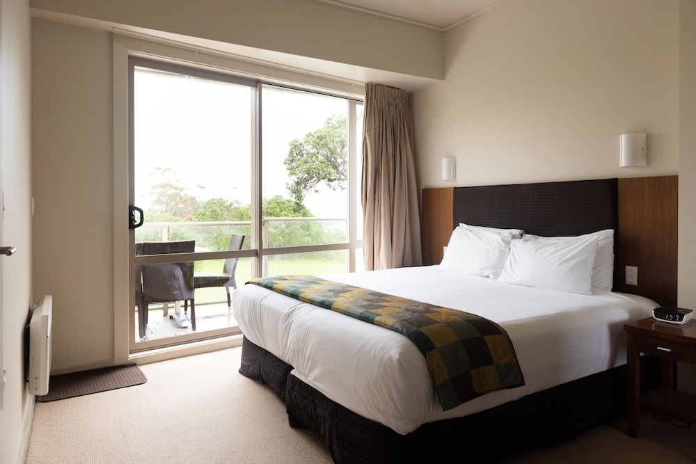 1 Bedroom Seaview Suite