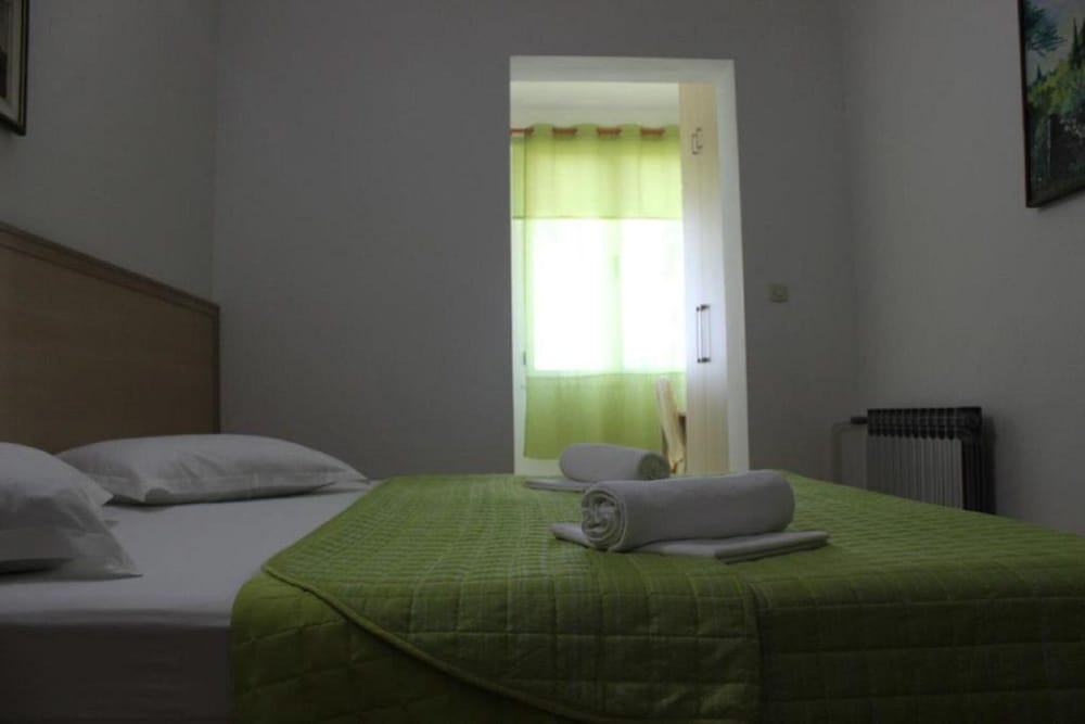 Apartment (Apartment 4)