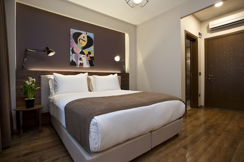 Deluxe Double Room, 1 Queen Bed photo 2