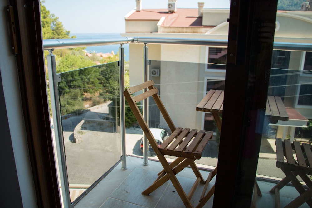 Standard Triple Room, 1 Bedroom, Sea View photo 2