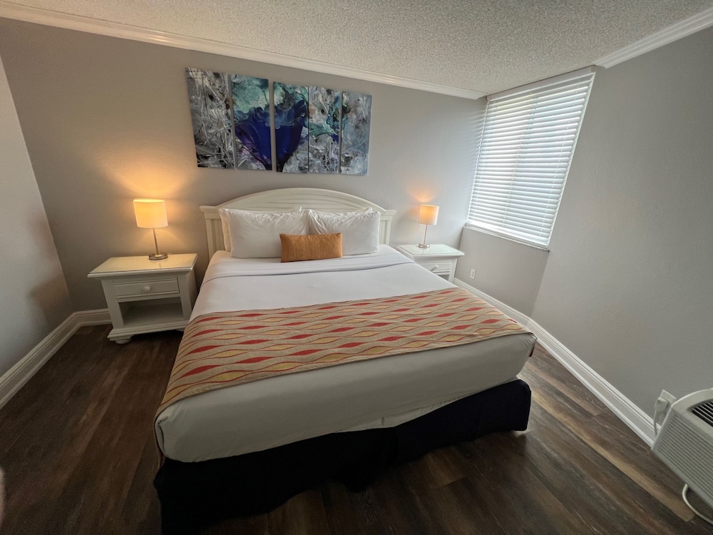 Deluxe Condo, Kitchenette, Partial Sea View photo 1