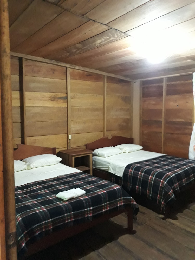 Comfort Cabin, 2 Double Beds, Private Bathroom photo 3