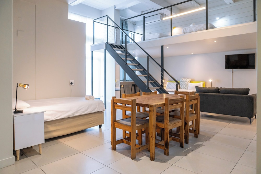 Deluxe Studio, Balcony, Partial Sea View