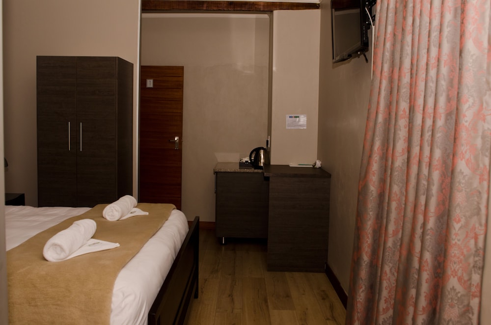 Luxury Double or Twin Room photo 2