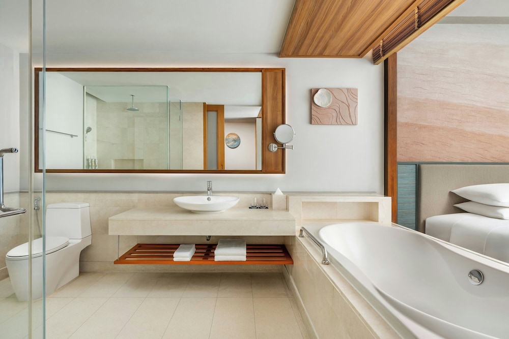 Room, 2 Double Beds, Lagoon View (Balcony) - Photo 5