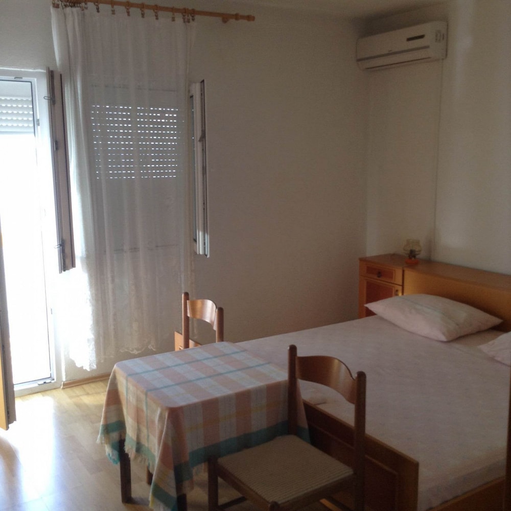 Apartment (Dalibor - 5m from the sea with parkin) photo 1