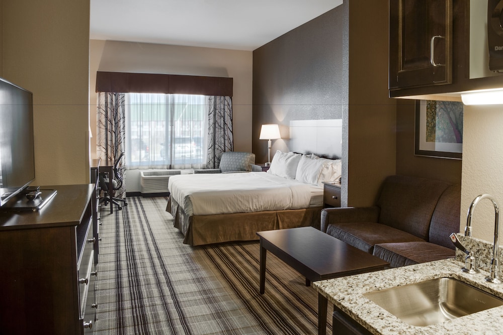Suite, 1 King Bed, Accessible (Mobility, Accessible Tub) photo 2