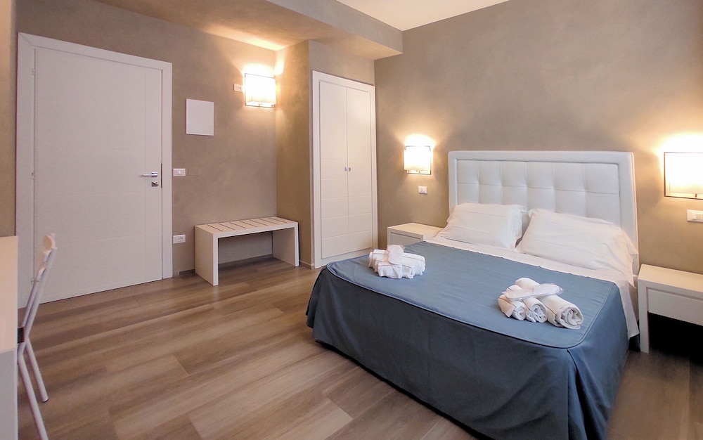 Comfort Double Room, 1 Queen Bed, Non Smoking, Ground Floor photo 2