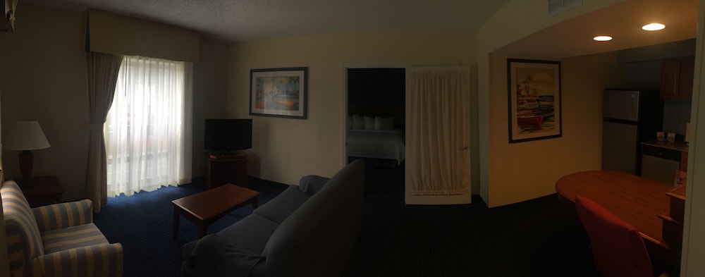Executive Suite, 1 King Bed with Sofa bed, Kitchen photo 3