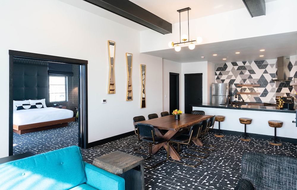 Presidential Suite photo 1