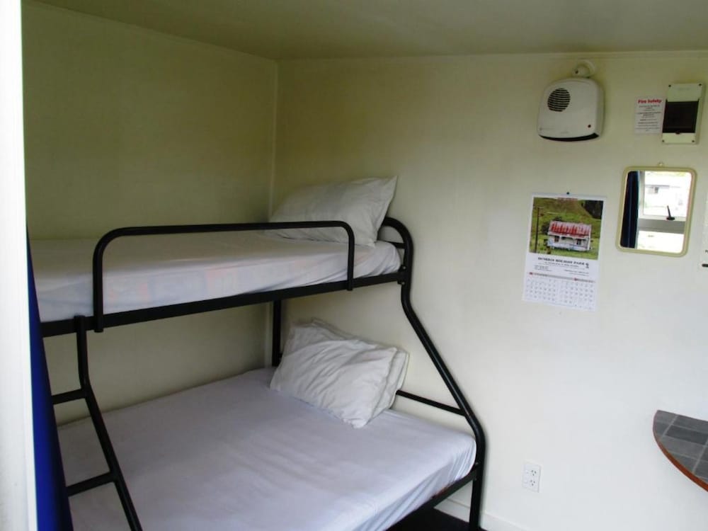 Standard Cabin, Shared Bathroom (linen not included) photo 3