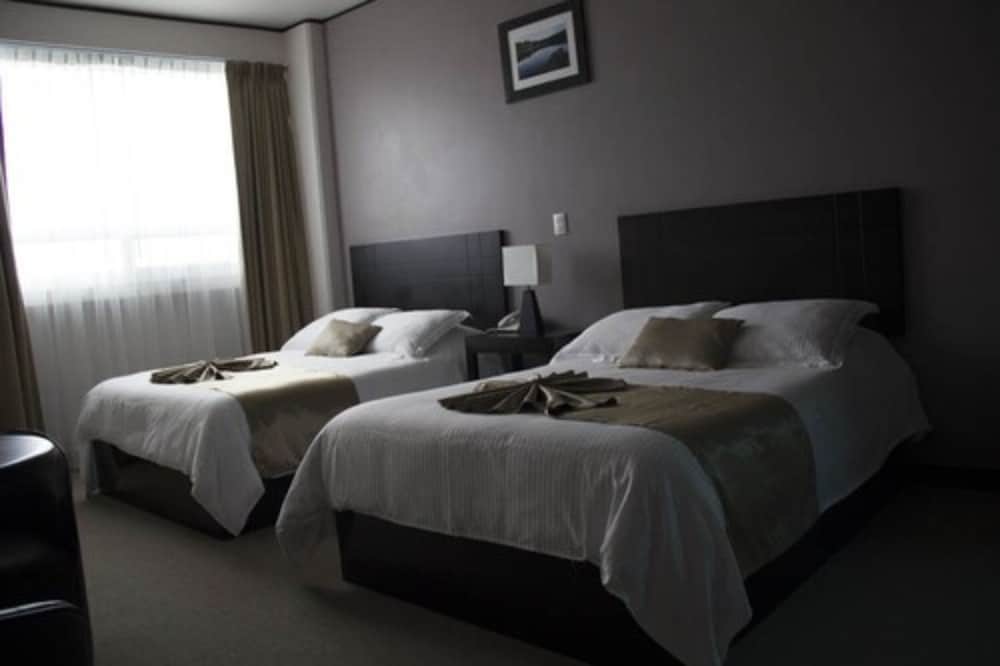 Family Double Room, 2 Double Beds photo 1
