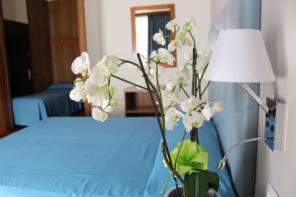 Triple Room - Photo 12