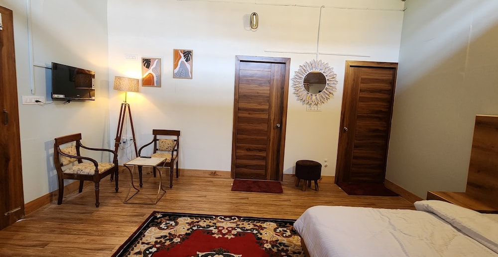 Family Room - Photo 1