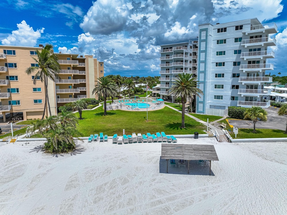 Condo, Multiple Beds (Jamaica Royale Beach View Tower - T32) photo 2