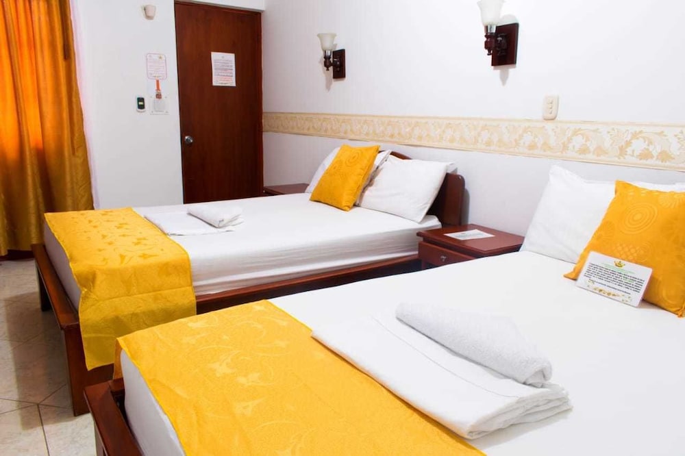 Room, Multiple Beds photo 2