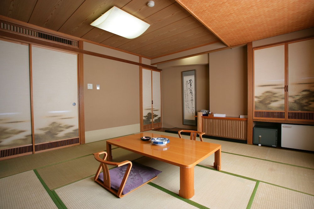 Japanese Style Room - Smoking (1-4 guests) photo 2