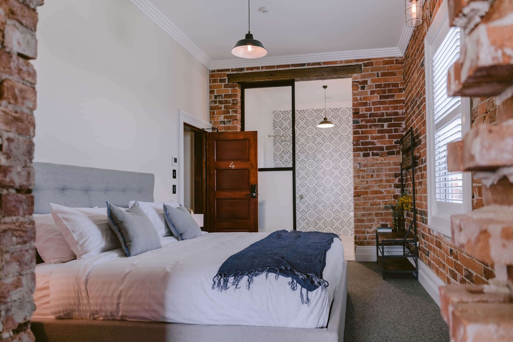 Honeymoon Room, 1 King Bed with Sofa bed, Balcony photo 1