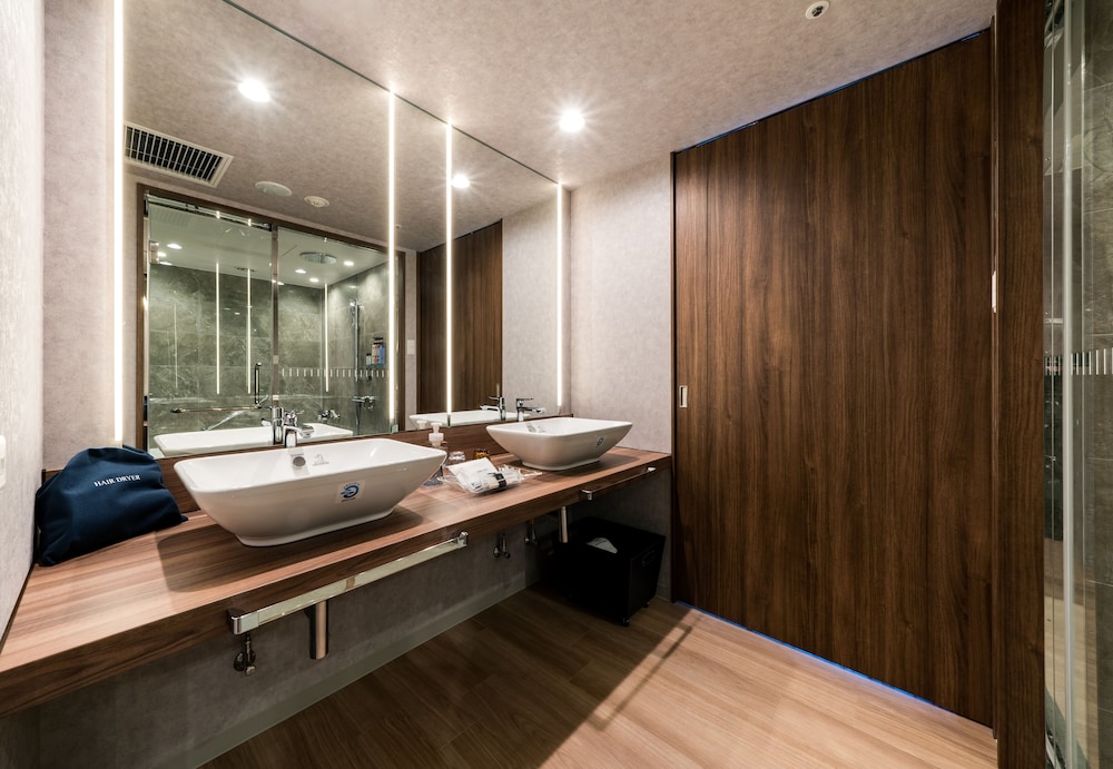 Executive Room, Non Smoking (For 3 guests) - Photo 2