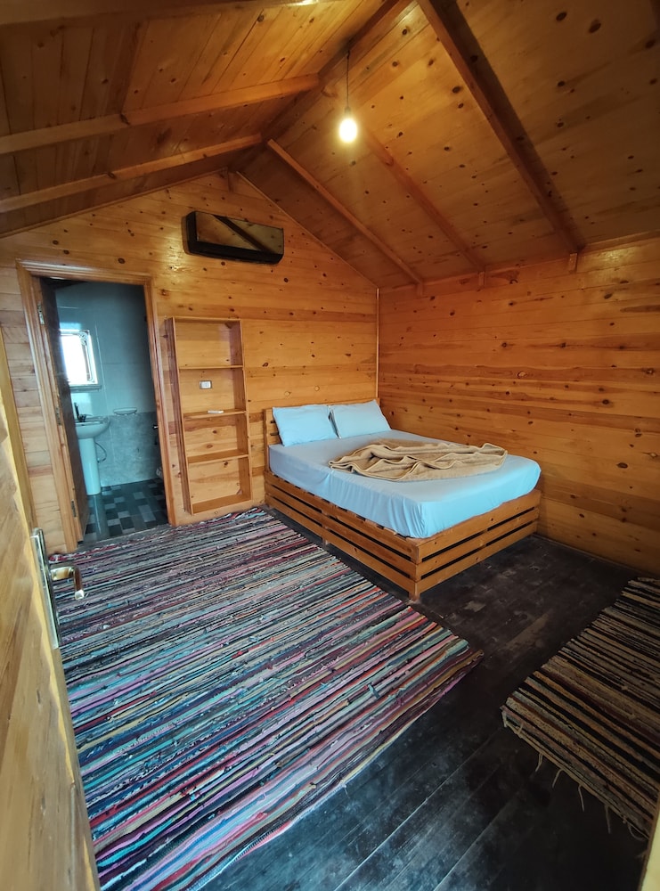 Deluxe Cottage photo 2