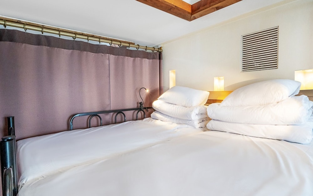 Room (302 Double Room for Women (2 people))