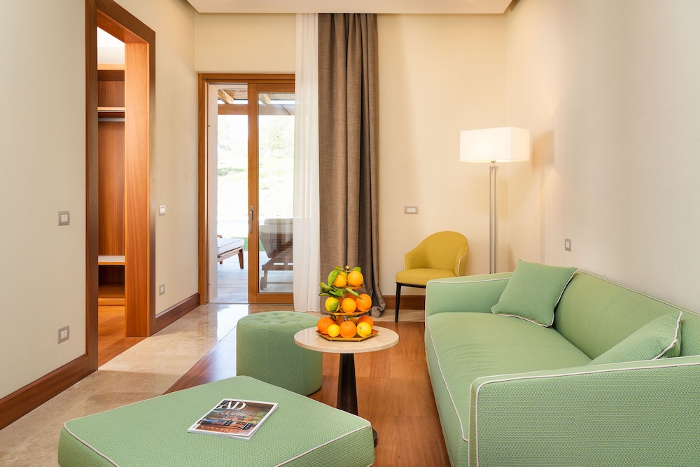 Premium Villa - Photo 1