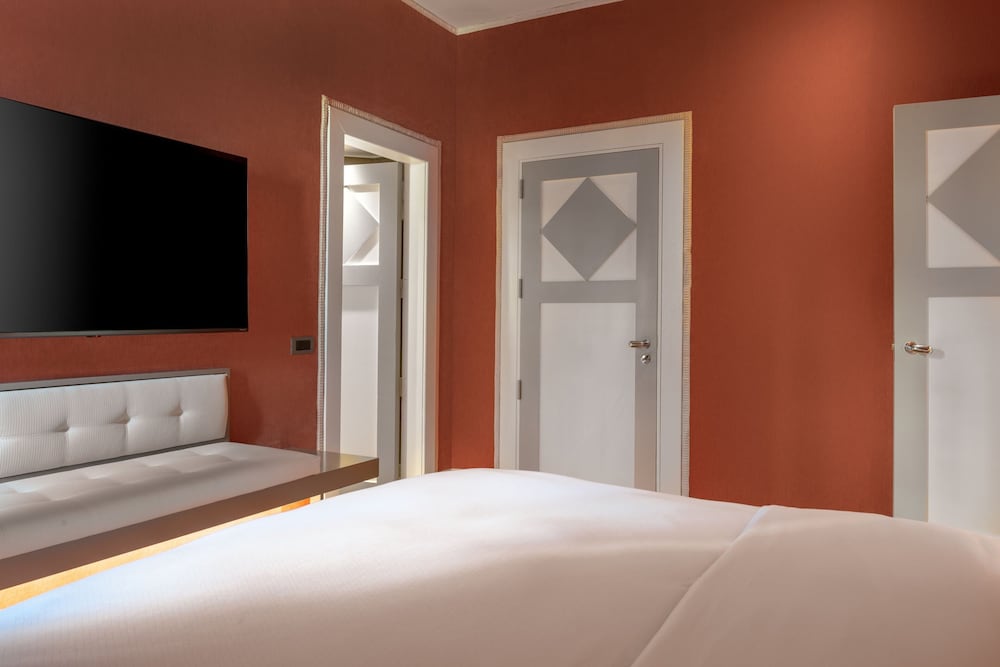 Suite, 1 King Bed