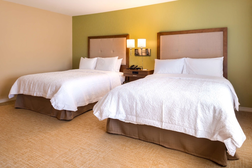 Room, 2 Queen Beds, Accessible, Bathtub