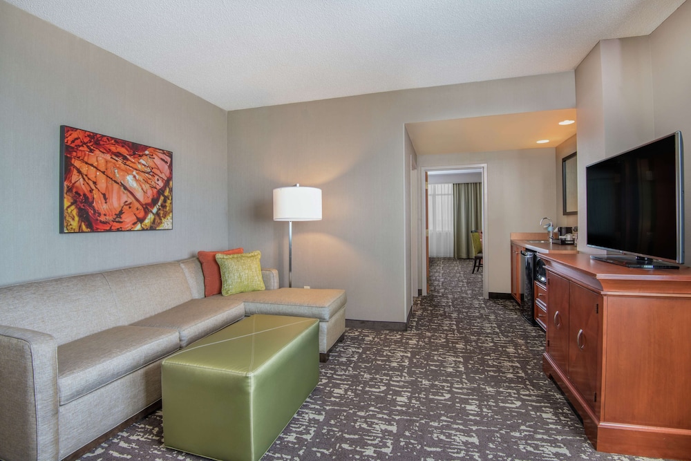 Suite, 2 Queen Beds, Accessible, Bathtub - Photo 4