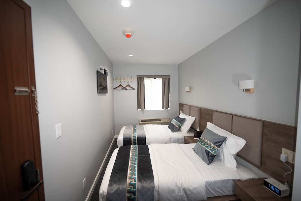 Basic Double or Twin Room photo 2