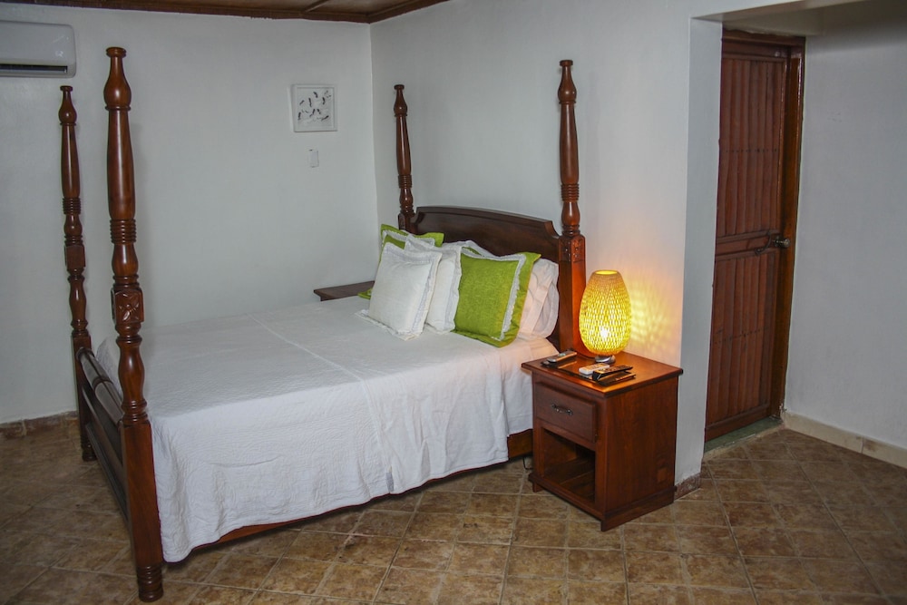 Deluxe Room With Two Beds photo 3