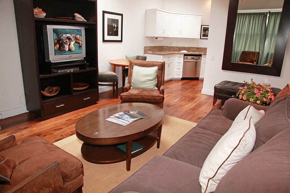 Condo, 2 Bedrooms