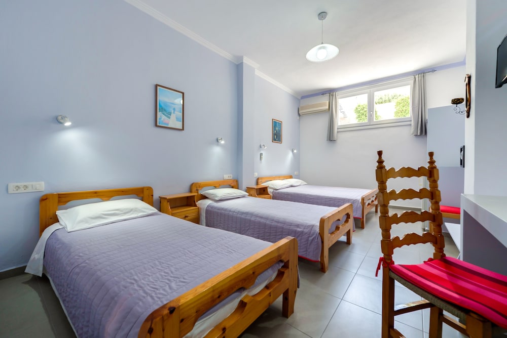 Economy Quadruple Room