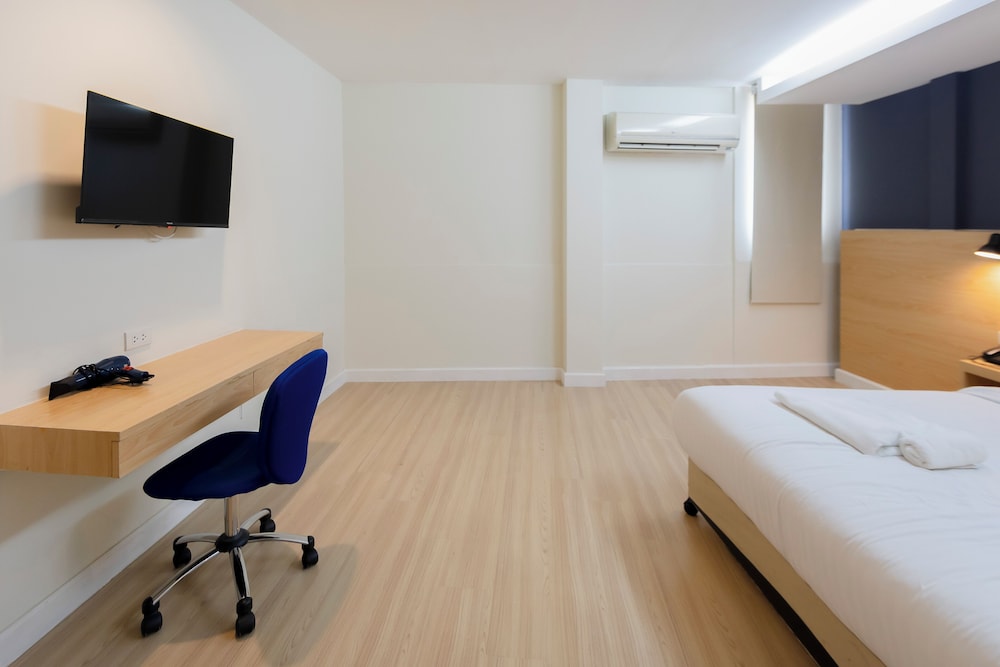 Basic Double Room, Non Smoking, Private Bathroom photo 3