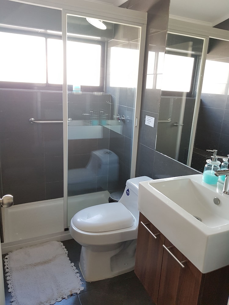 Basic Quadruple Room, Non Smoking photo 2