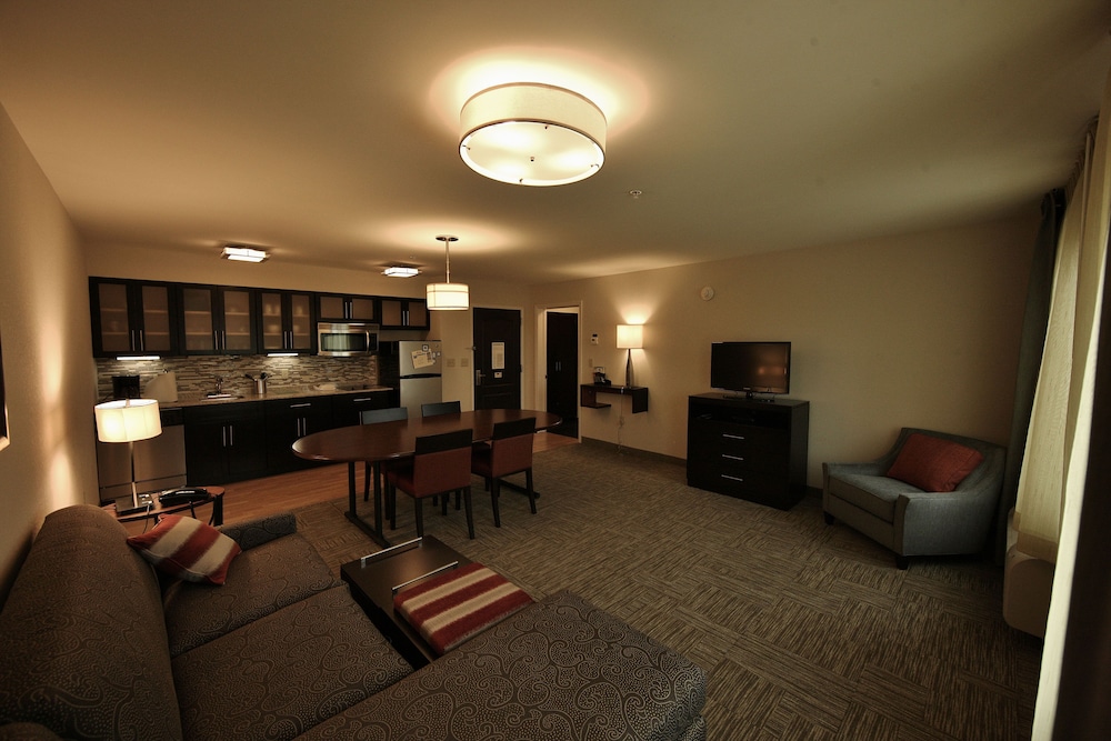Suite, 1 Bedroom, Kitchen - Photo 1