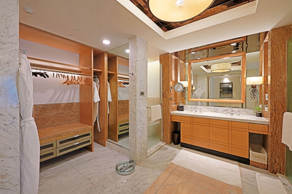 Club Room, 1 Double Bed, Tower - Photo 4