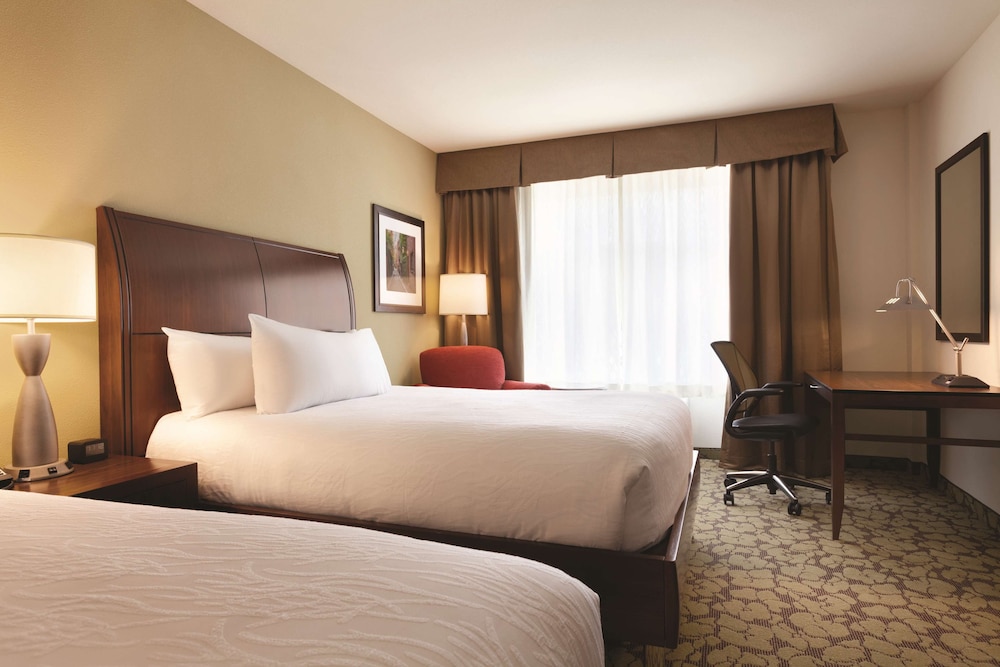 Room, 2 Queen Beds, Accessible (Roll In Shower)