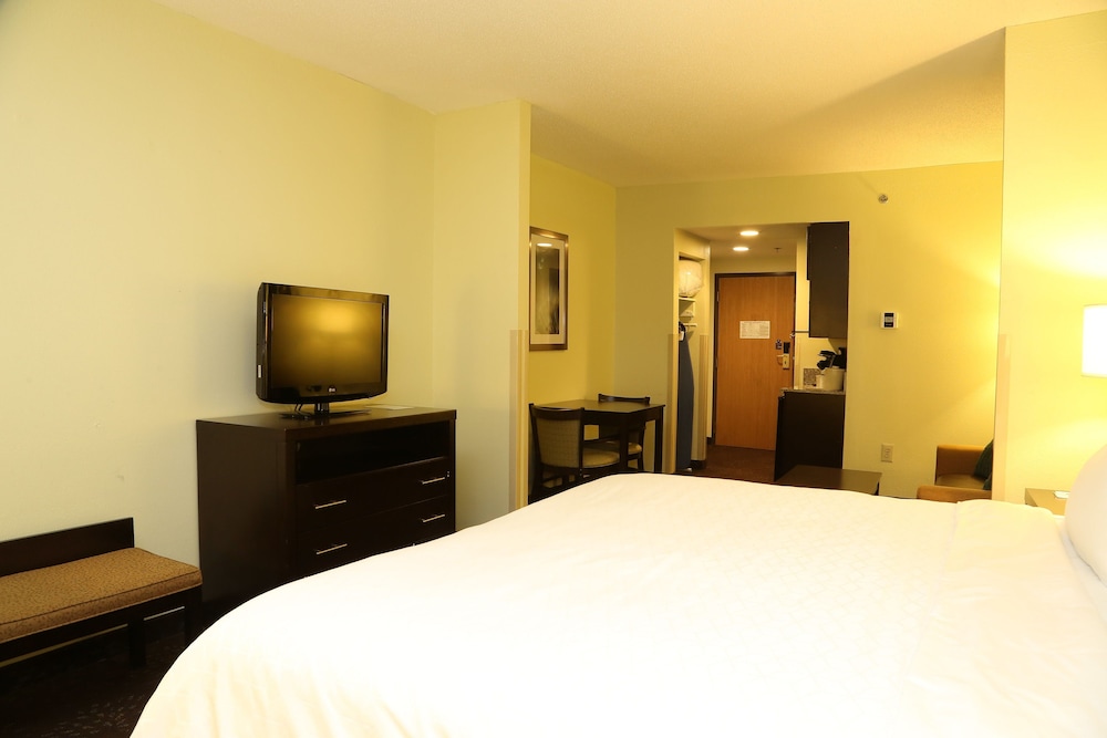 Standard Room, 1 King Bed - Photo 3