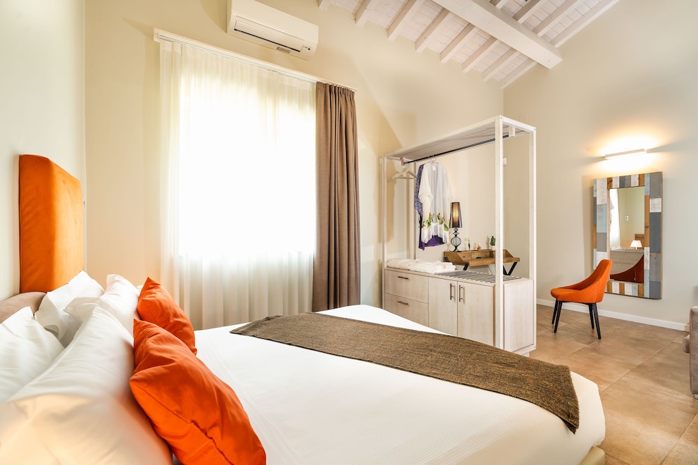 Suite Pool